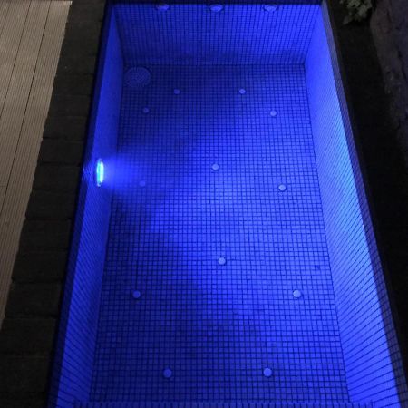 Pequeno Alojamiento Con Mini Piscina - No Climatizada Валенсия Экстерьер фото